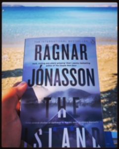 Reading Icelandic crime literature in Skyros