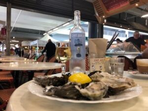 Oysters and wine at Chez Jean-Mi