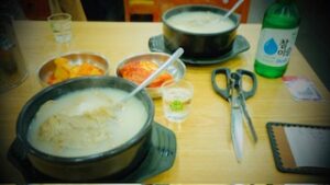 ox bone soup (seollongtang)