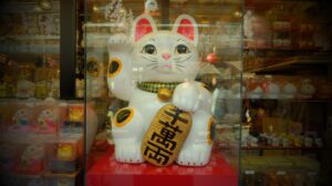 My first time in Japan: chasing the ubiquitous maneki neko