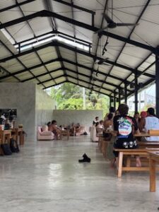 Guru: a cat-friendly brunch cafe in Kuta Lombok